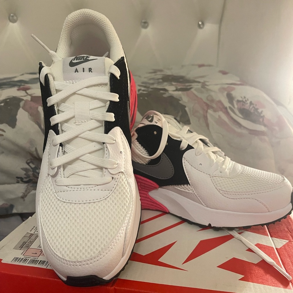 Nike